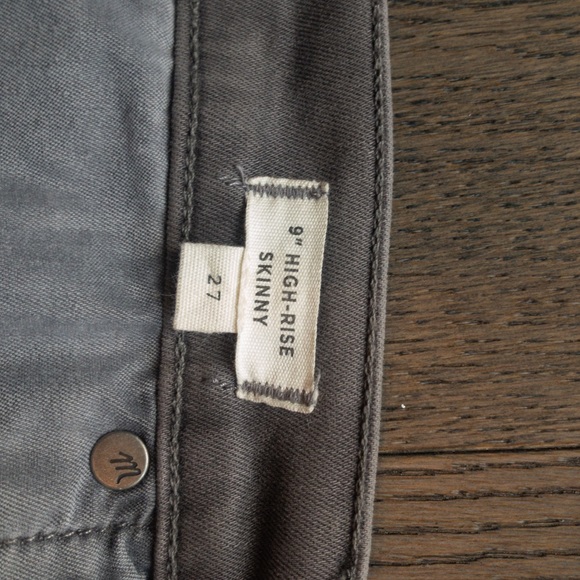 Madewell 9” Skinny Grey Jeans - Picture 5 of 5
